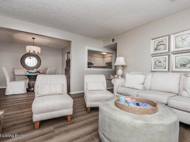303 Logsdon Ct