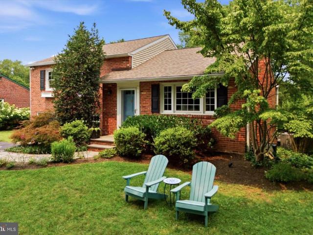 303 Landsende Road