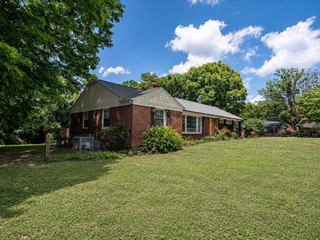 303 N Laurel Cir