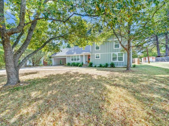 303 North Ellis