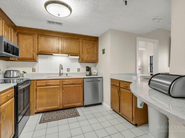 303 Sugar Top Drive 2205