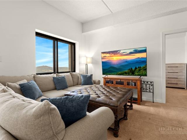 303 Sugar Top Drive 3 2323