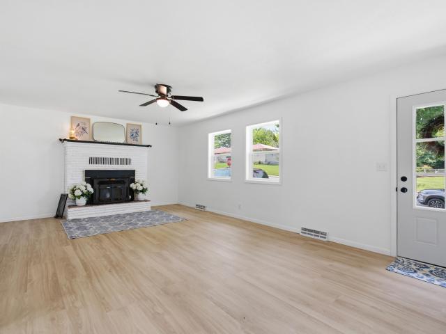 303 W Jennifer Street