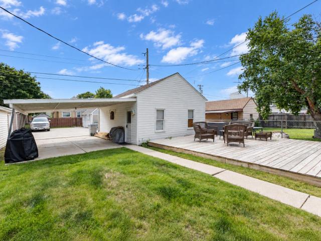 3045 N 84th St