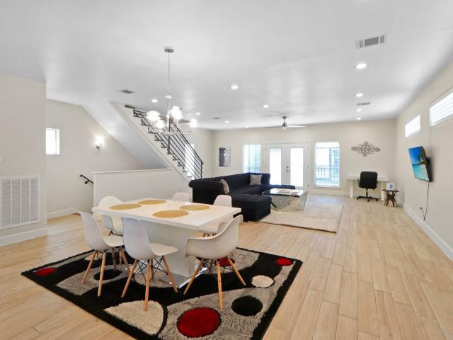 3045 Clinton Drive, Houston, US, TX