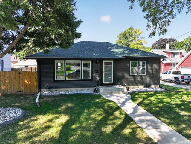 3049 S 31st St, Milwaukee, WI 53215