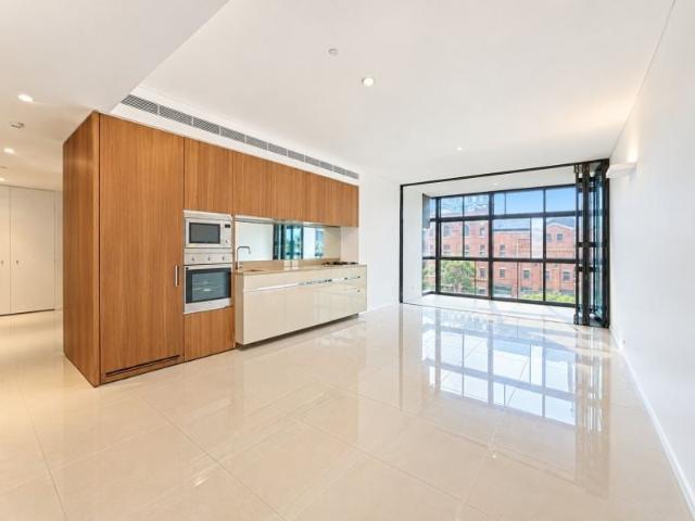 304/1 Park Lane, Chippendale | Village Property