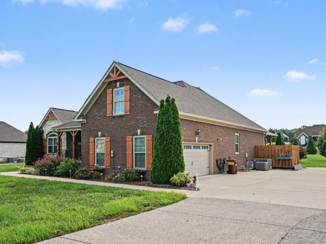3043 Cross Gate Ln
