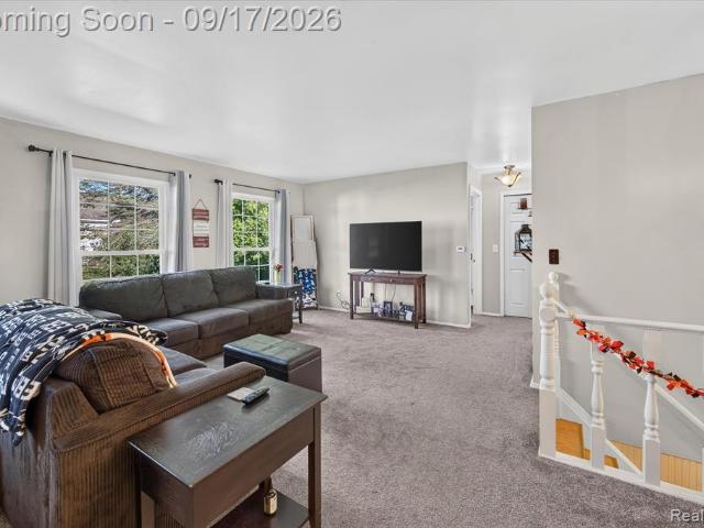 3043 Vineyard Lane