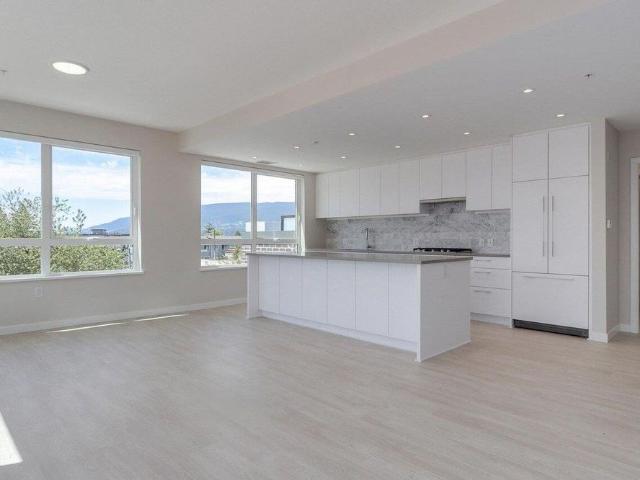 304 110 17th Street E, North Vancouver
