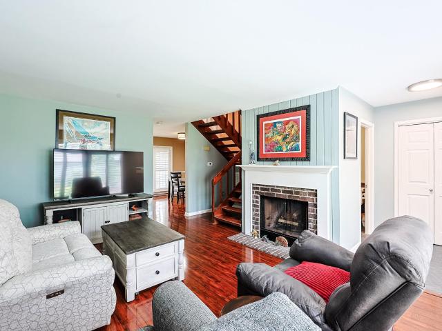 304 75th Ave N C