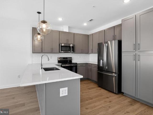 304 Clement Loop
