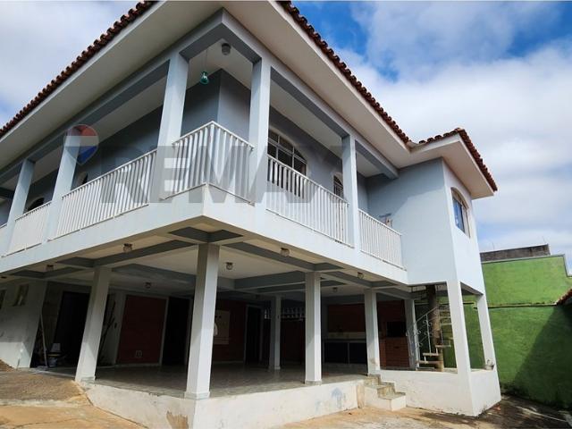 304 Área Útil Casa Alugar, 3 Dormitórios localizado em Rua Marcos Aparecido Mariano de Almeida, 160 próximo ao Supermercado São Vicente Vila Nova, Itu, São Paulo, 13309038 | Brasil