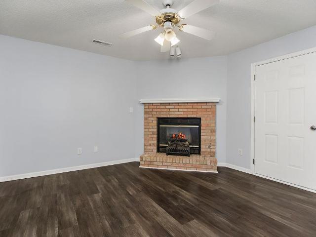 304 E Hansen Court
