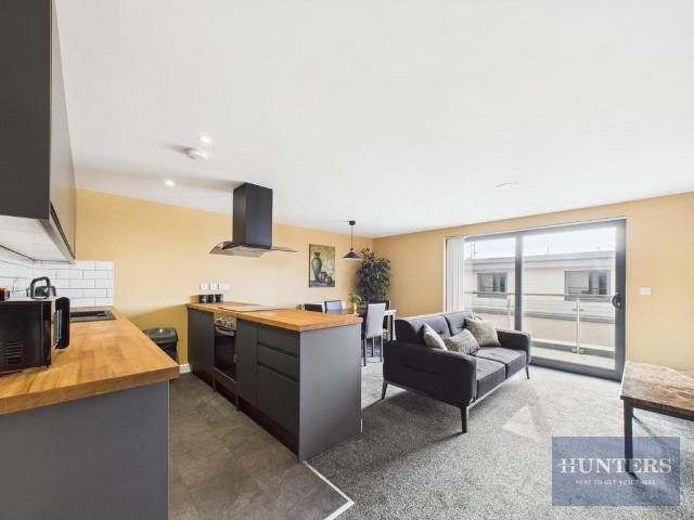 304 Friary House, Southgate Street 1 bed penthouse to rent £1,250 pcm £288 pw