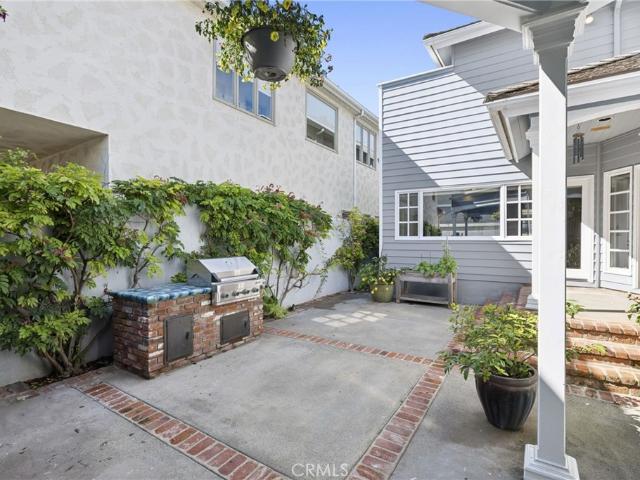 304 Marigold Ave, Corona del Mar, CA 92625 | MLS #NP26040