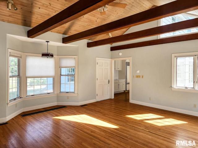 304 N Locust St, Delavan, IL