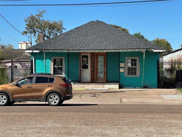 304 S Lockwood Dr, Houston, TX 77011
