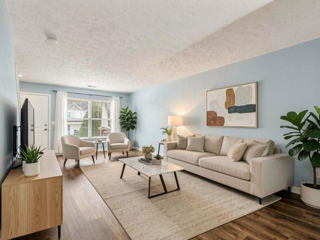 304 Shadow Glen Dr