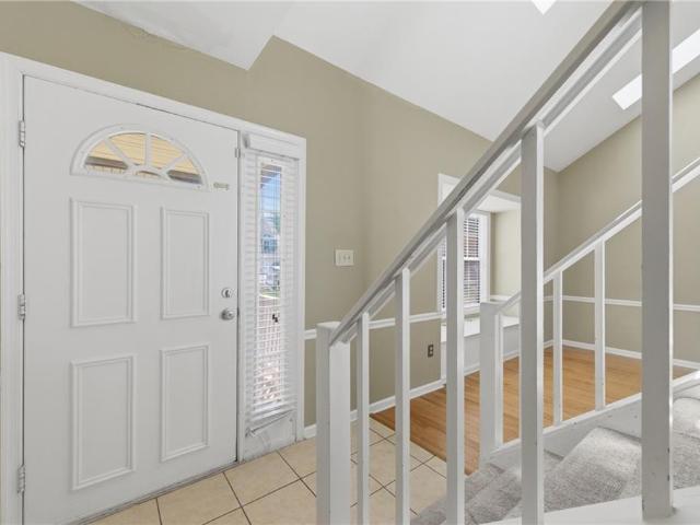 304 Susan Newton LN