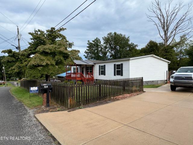 304 Peach Tree Circle