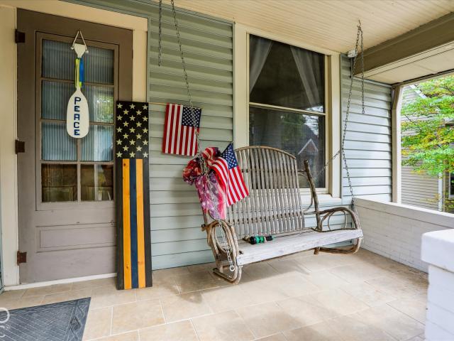 304 W 4th Street