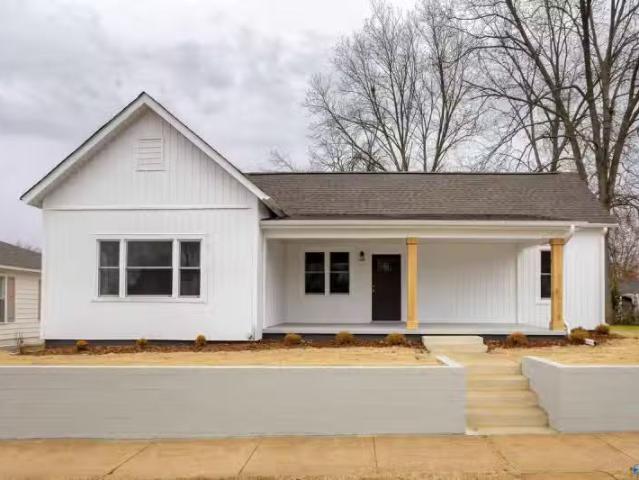 304 W 1ST ST, TUSCUMBIA, AL 35674