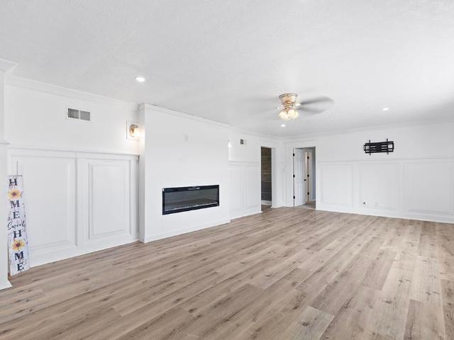 304 W 2nd Street