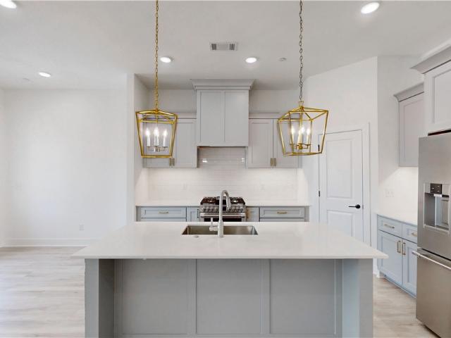 3054 W Berkeley Avenue