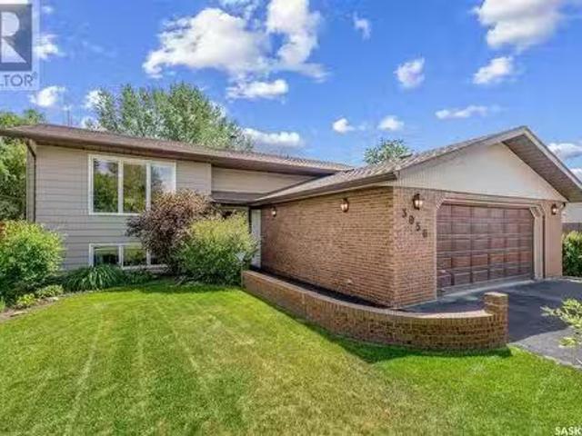 3056 Bliss Crescent, Prince Albert, SK, S6V 7N3 house for sa.