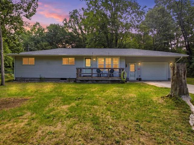 3056 S Wolf Lake Rd, Fruitport, MI 49415