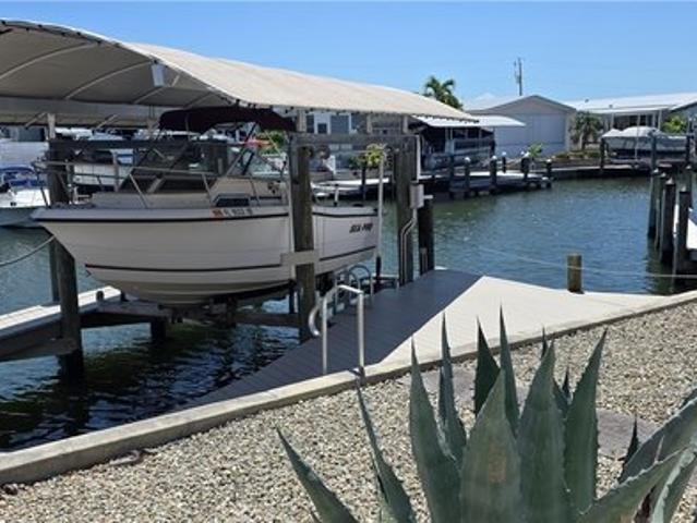 3056 Sloop Ln, Saint James City, FL 33956
