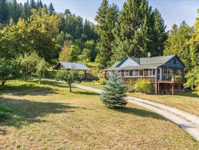 3051 Fofonow Road, Nelson, BC, V1L 6Y5 house for sale | Listing ID 10403 | Royal LePage