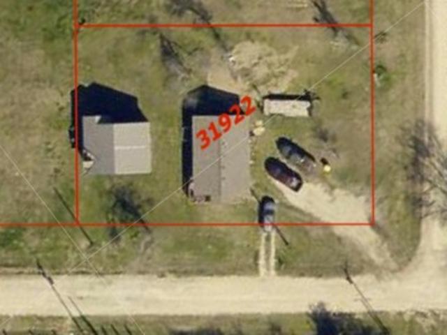305 2nd St, Lott, TX 76656 | MLS #229178