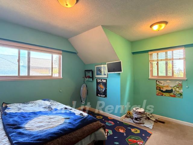 305 52A Street apartment — Delta, BC 3 Bedroom 3 Bedroom