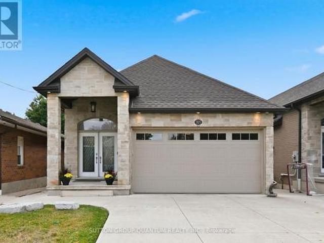 305 Caledon Avenue, Hamilton, ON, L9C 3C9 house for sale | Listing ID X13848 | Royal LePage