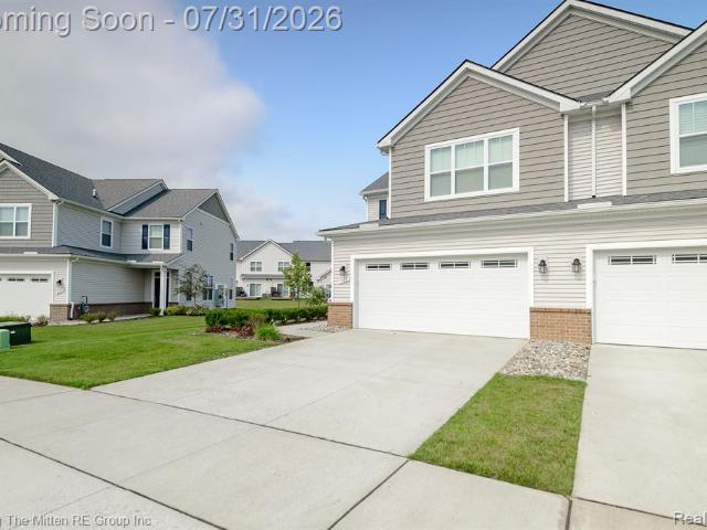 305 Angus Lane