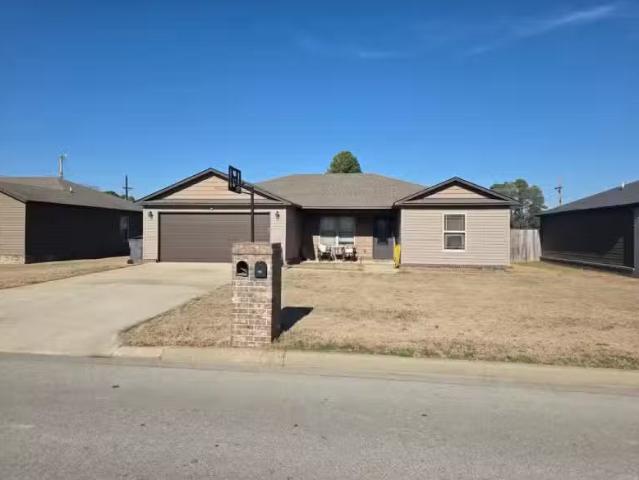 305 GAVIN DR, PARAGOULD, AR 72450