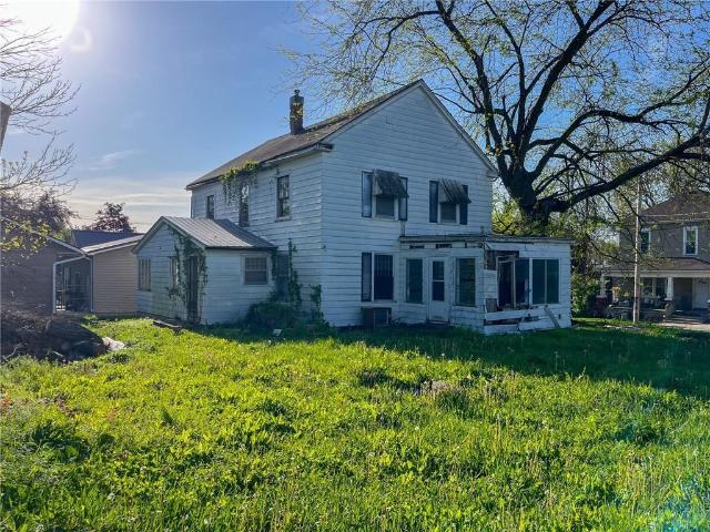 305 E 10th Street