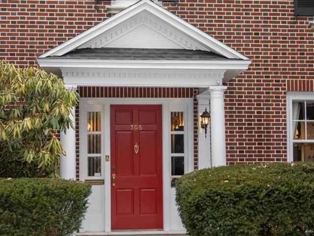 305 E Hamilton Avenue