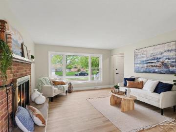 305 E Meadowbrook Drive