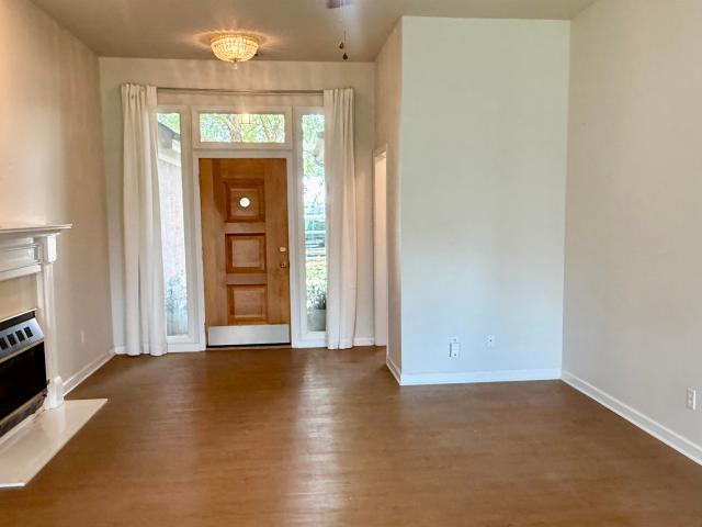 305 E Pershing Ave