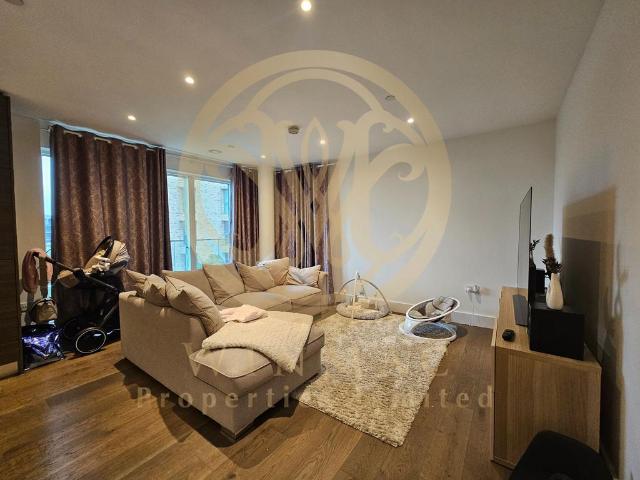 305 Kidbrooke Park Road, London SE3 2 bed flat to rent £2,300 pcm £531 pw