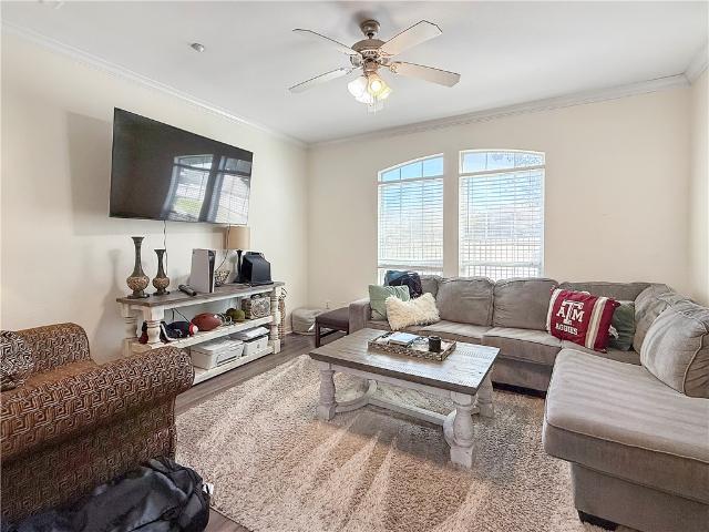 305 Holleman Drive 302