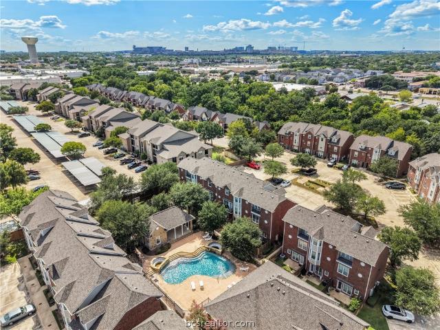305 Holleman Drive E 301
