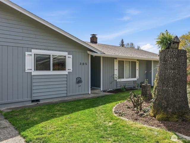 305 Hollyberry Street