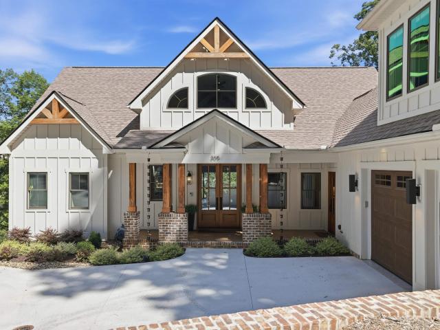 305 Harbor Drive