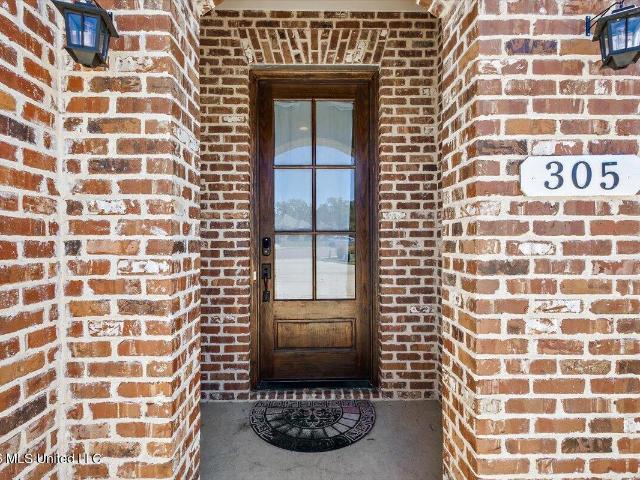 305 Logan Court