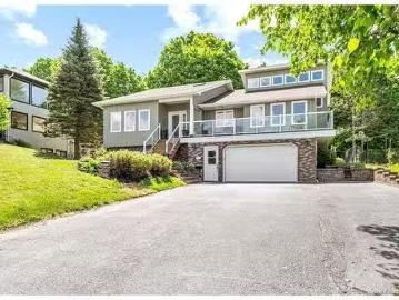 305 Lavoie St, Dieppe, NB, E1A 6R8 house for sale Listing I.