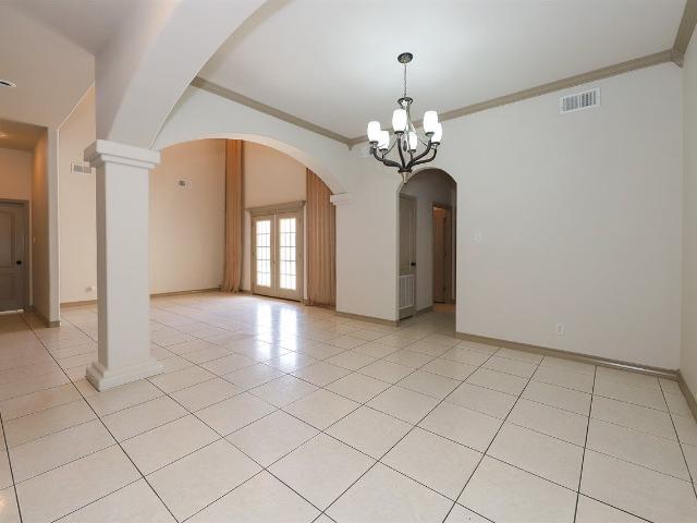 305 Lake Clark Ct, Laredo, US, TX